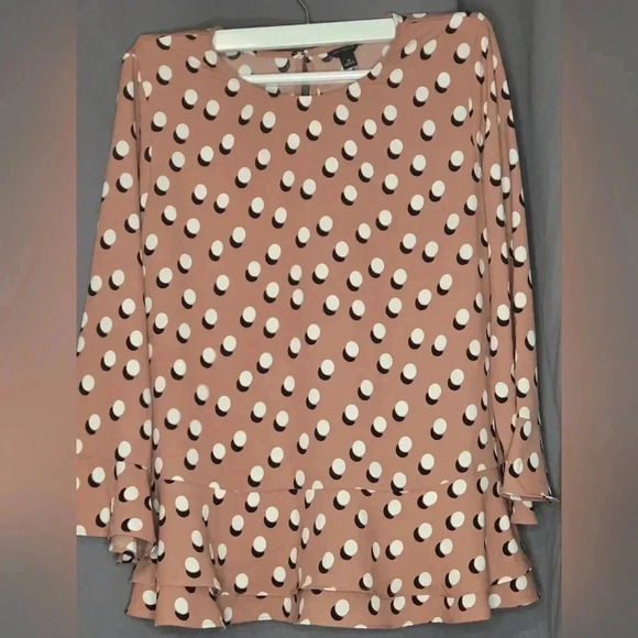 Ann Taylor Polka Dot Ruffle Hem Blouse - Size MEDUIM - Picture 1 of 7